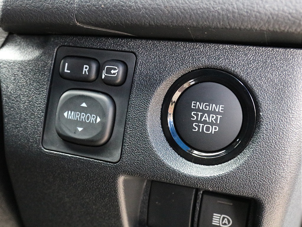 スマートエントリー＆プッシュスタート付き！！