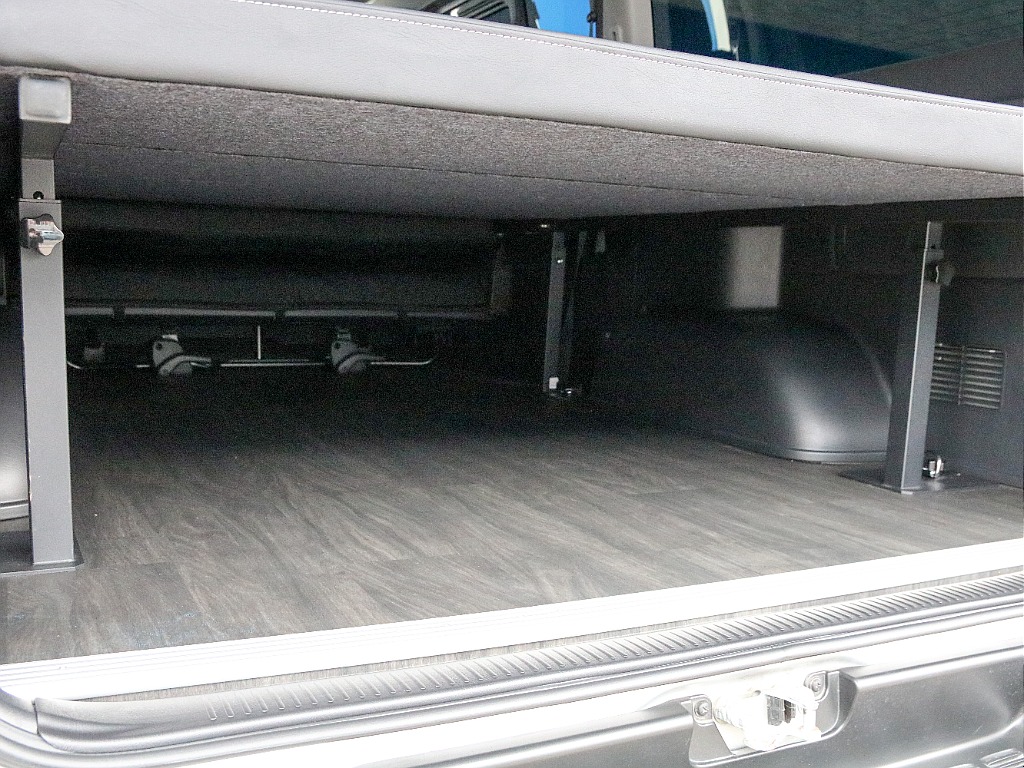 5段階の高さ調整可能です！！フローリング施工済み！！