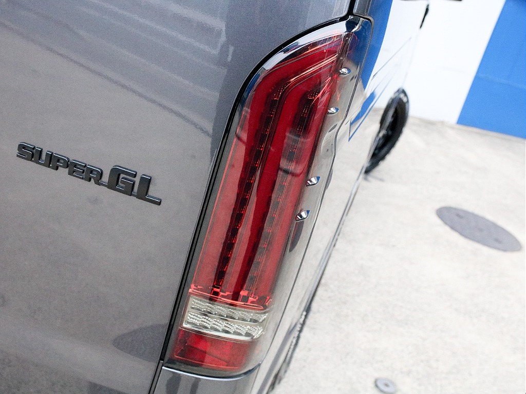 FLEXオリジナル アルティメットLEDテールランプ付き！！