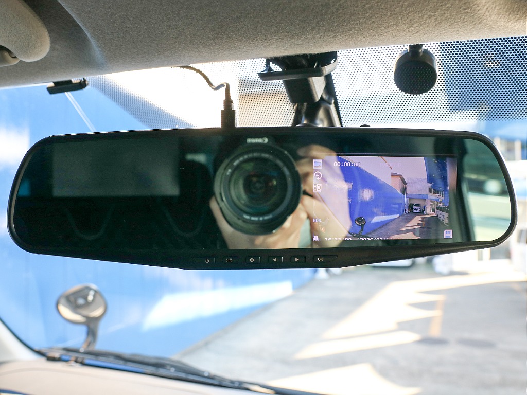 ミラー型ドライブレコーダー完備！！