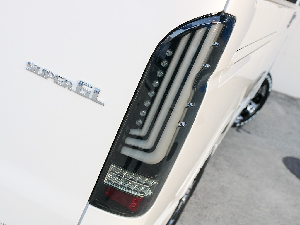 FLEXオリジナル アルティメット2LEDテールランプ付き！！