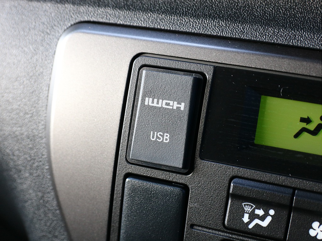 HDMI＆USBポート付き！！