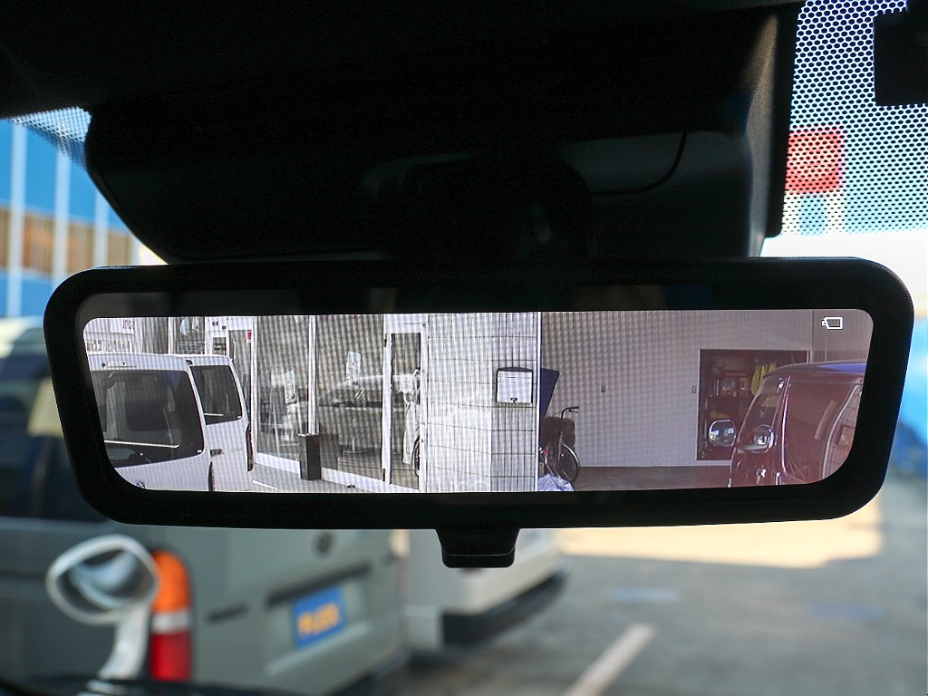 メーカーオプション デジタルインナーミラー付き！！