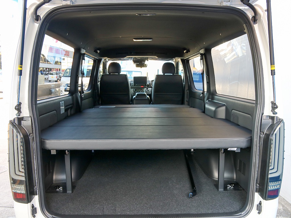 セカンドシート格納でフルフラット展開可能です！！