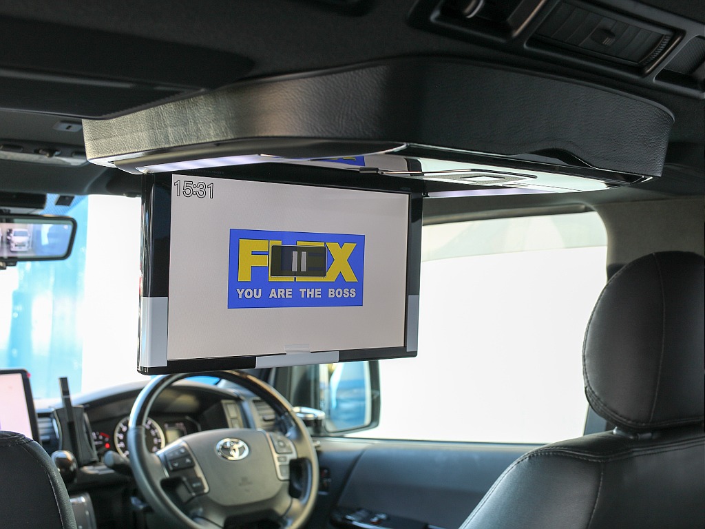 アルパイン 12.8型 プラズマクラスター付きフリップダウンモニター完備！！