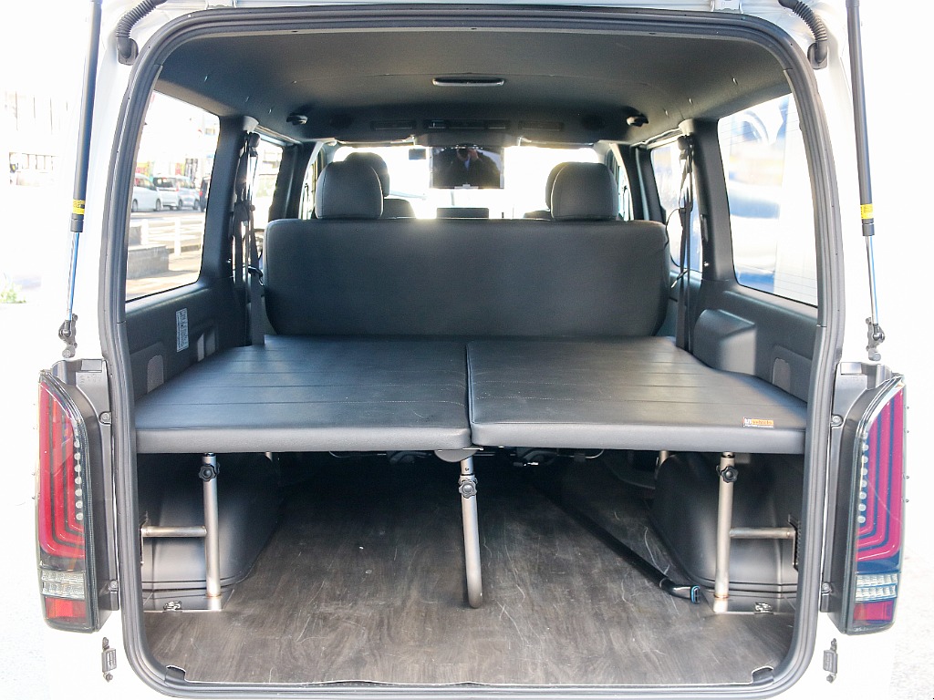 UIビークル ベッドキット付き！！