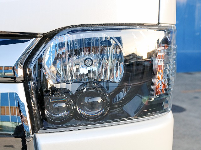 ヘッドランプインナーブラック施工済み！！