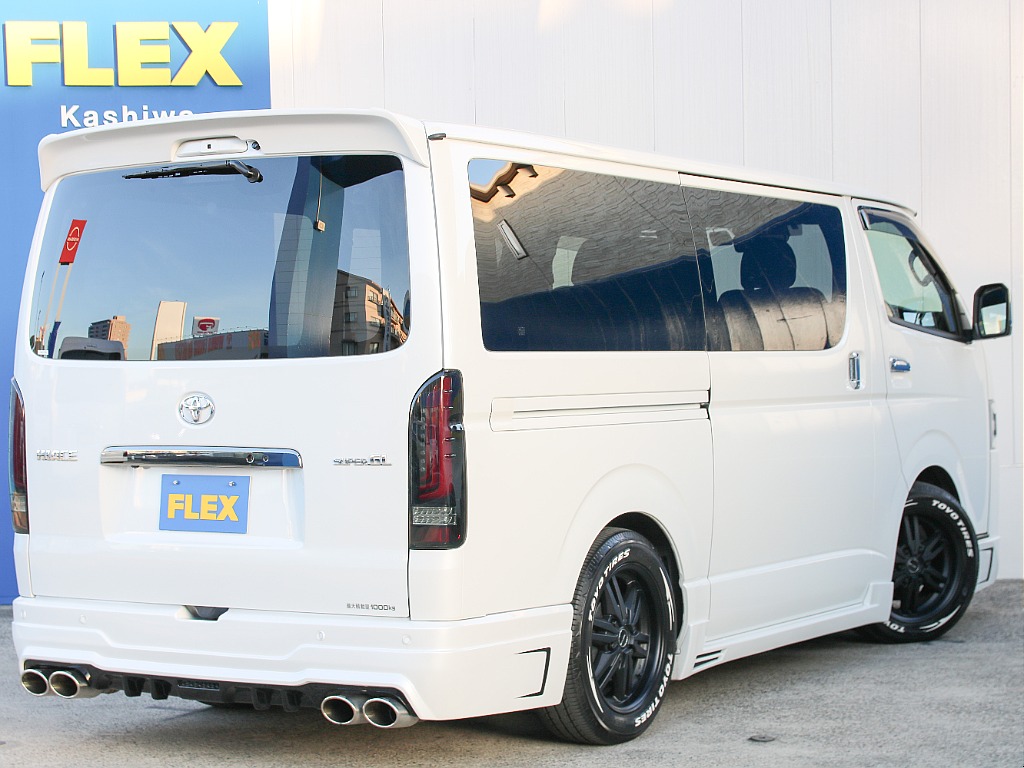 リアもしっかりとカスタムしております！！