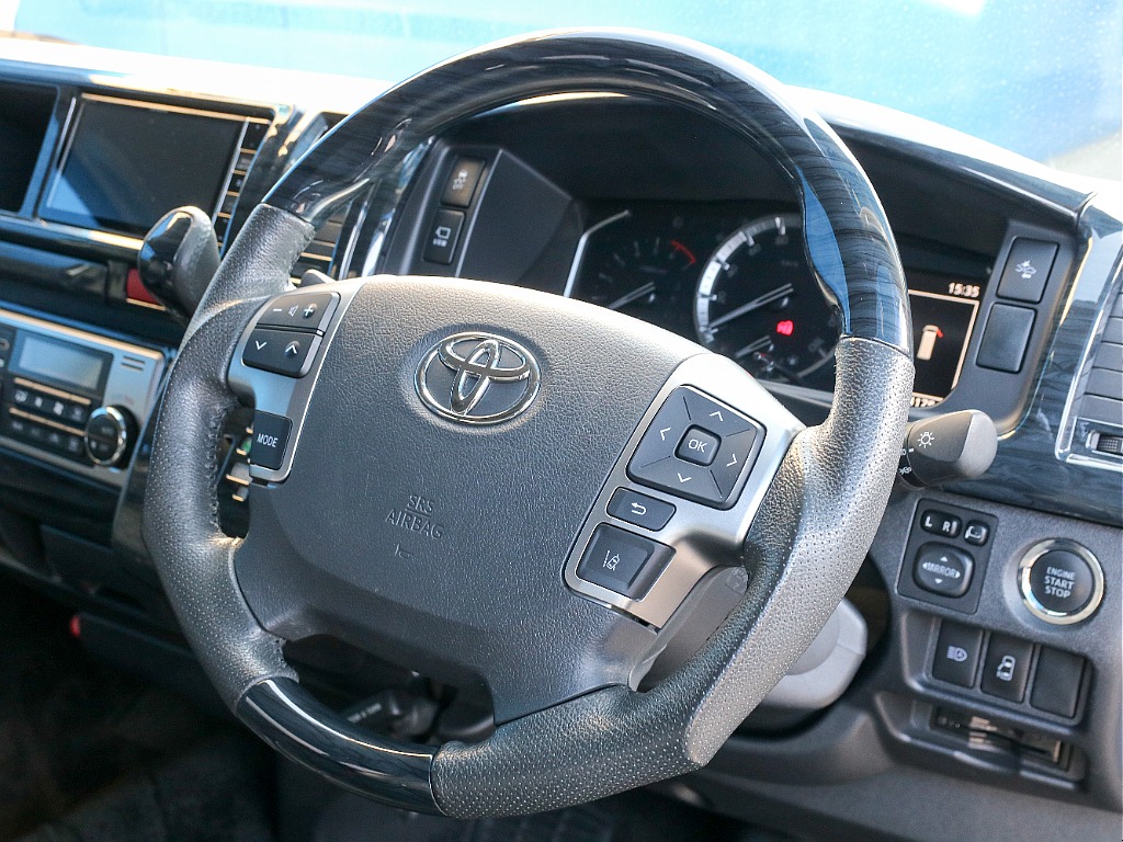 ステアリングスイッチ付き！！