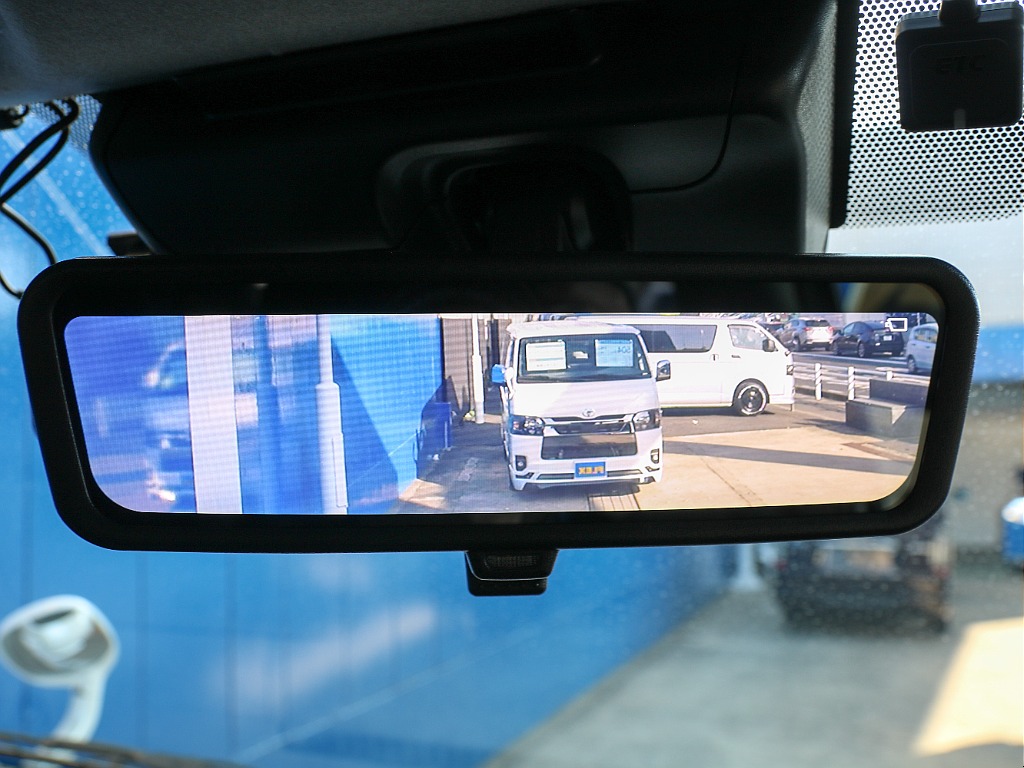 メーカーオプション デジタルインナーミラー付き！！