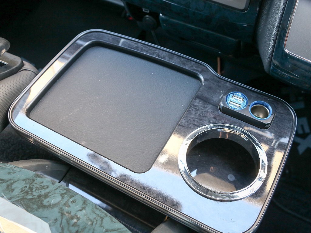 ドリンクホルダー完備！！