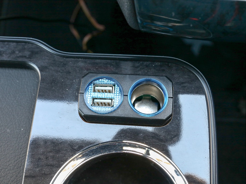 USB充電ポート付き！！