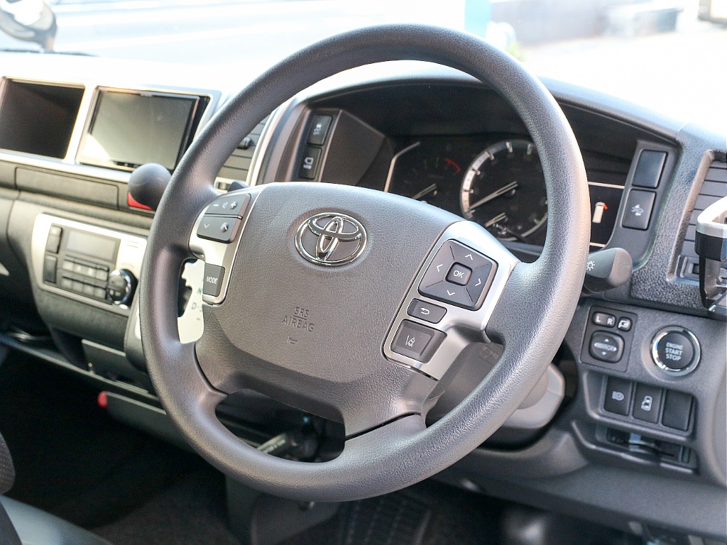 ステアリングスイッチ付き！！