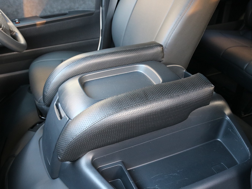 アームレスト完備！！