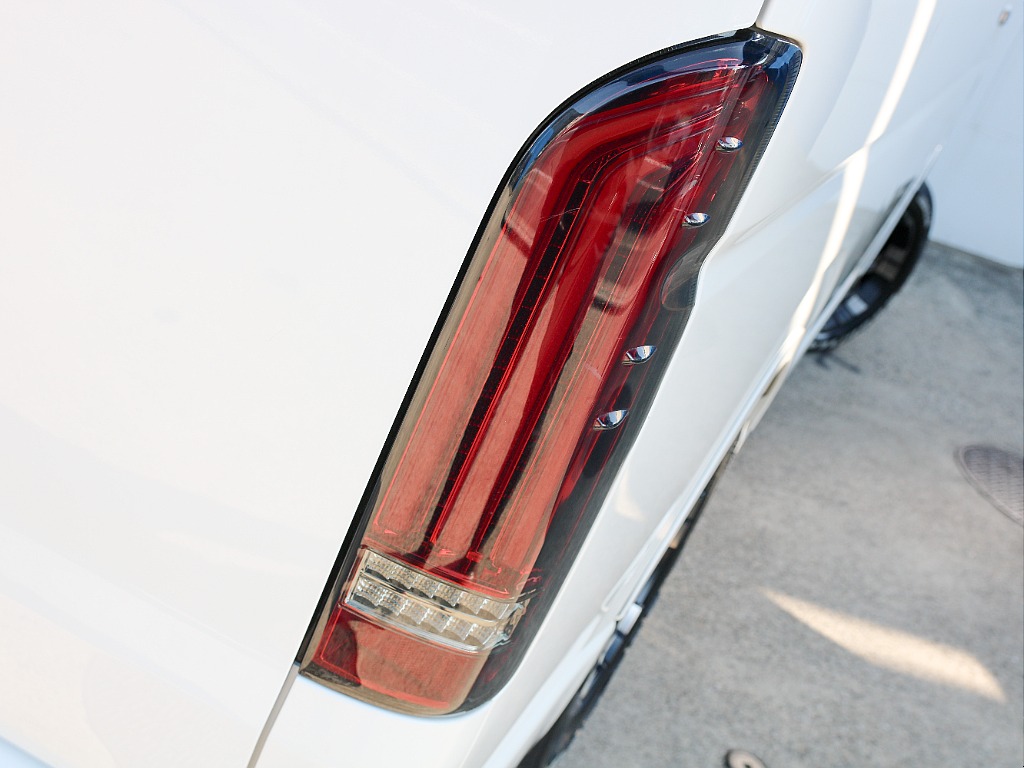 FLEXオリジナル アルティメットテールLEDテールランプ付き！！