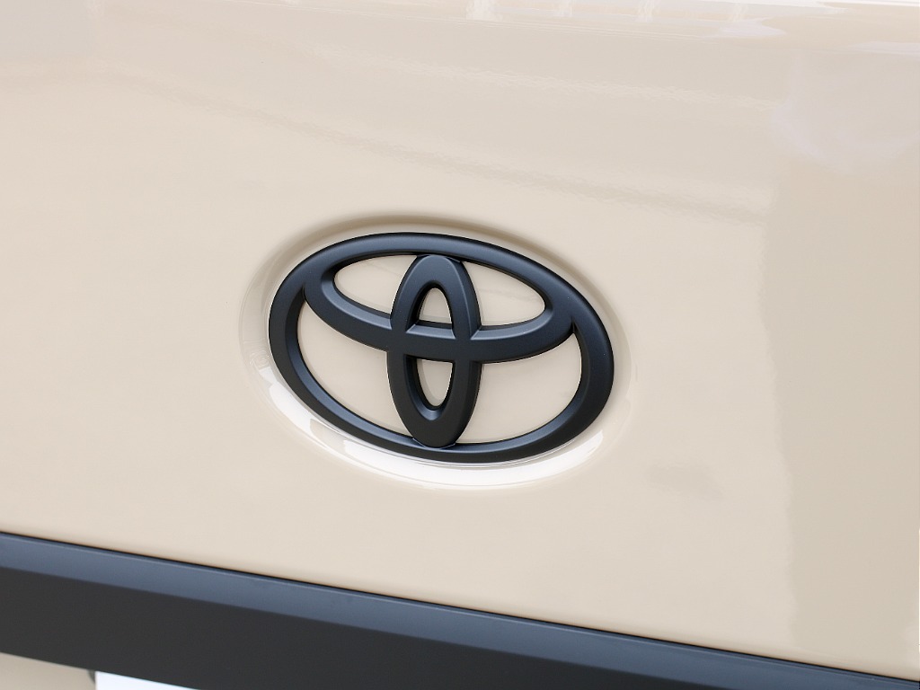 TOYOTAエンブレム 艶無しブラックペイント済み！！