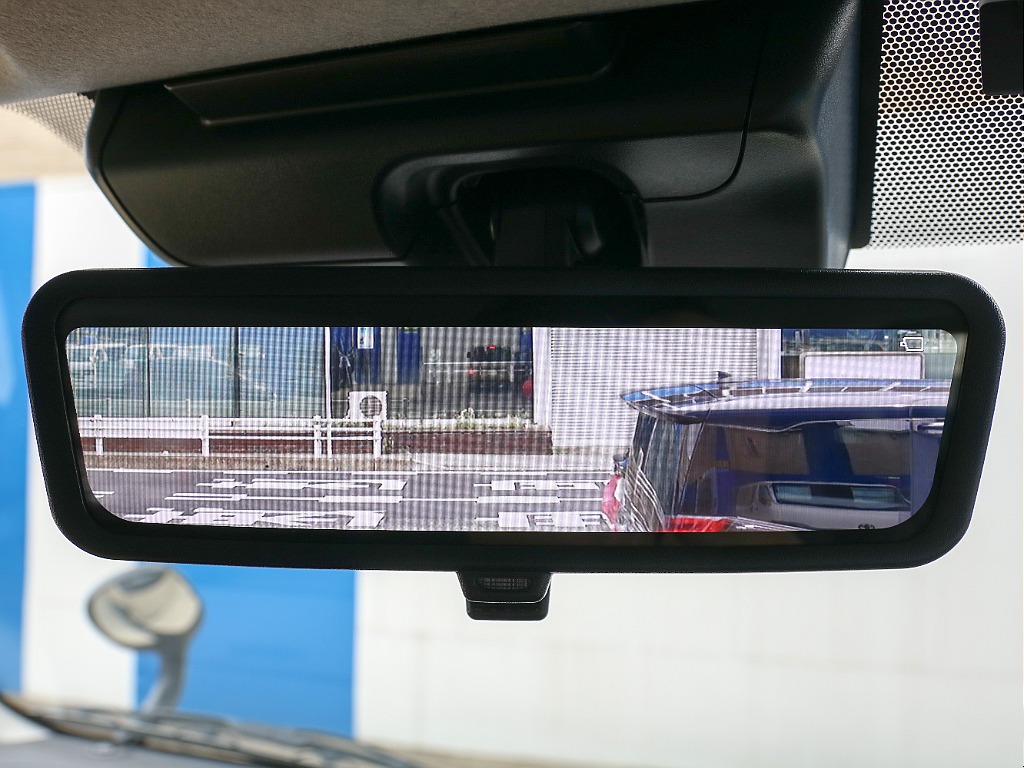 メーカーオプション デジタルインナーミラー付き！！