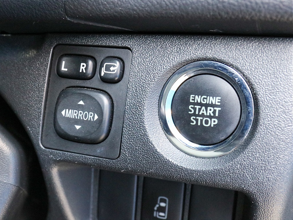 スマートエントリー＆プッシュスタート付き！！