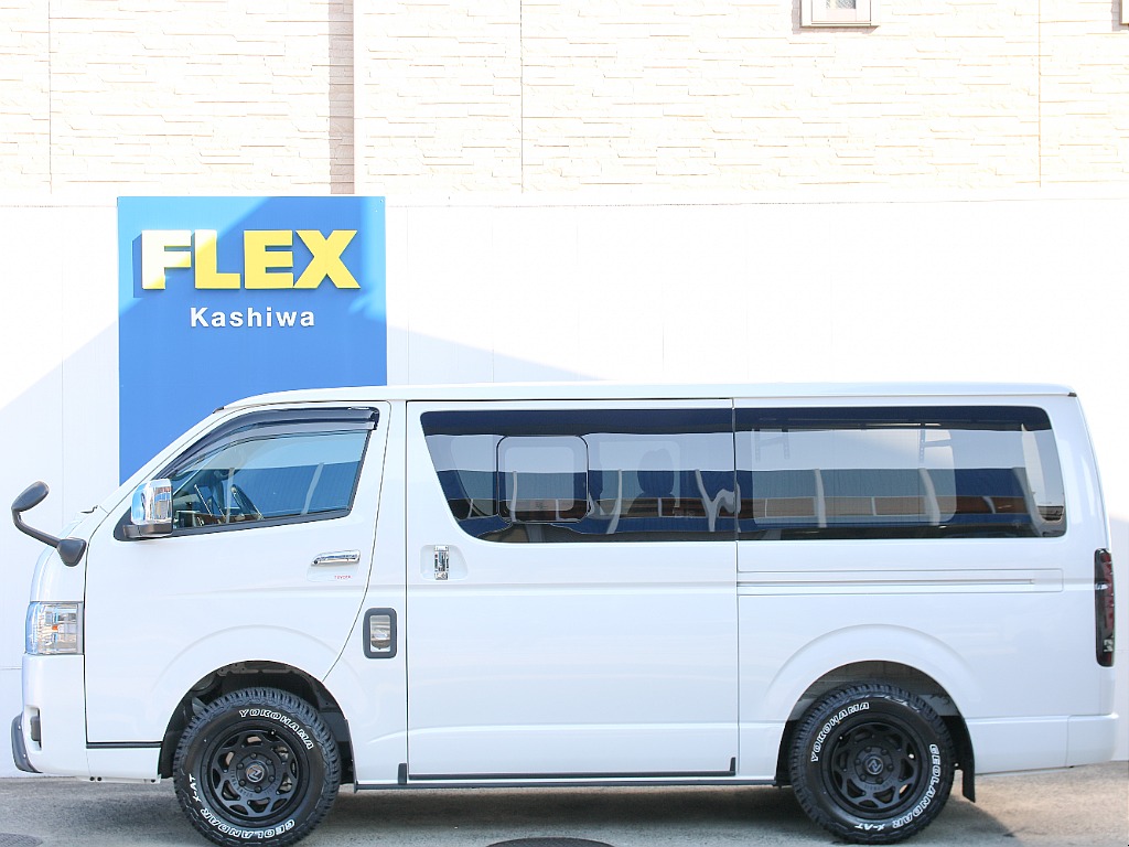 小窓付きで空気の入れ替え楽々です！！