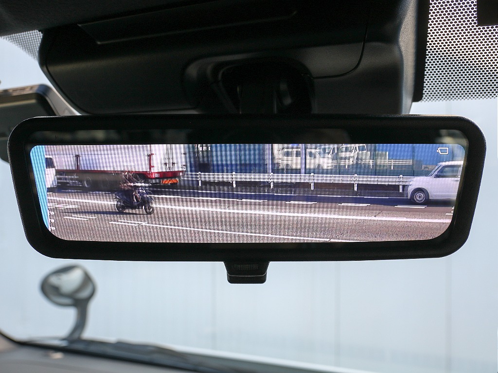 メーカーオプション デジタルインナーミラー付き！！