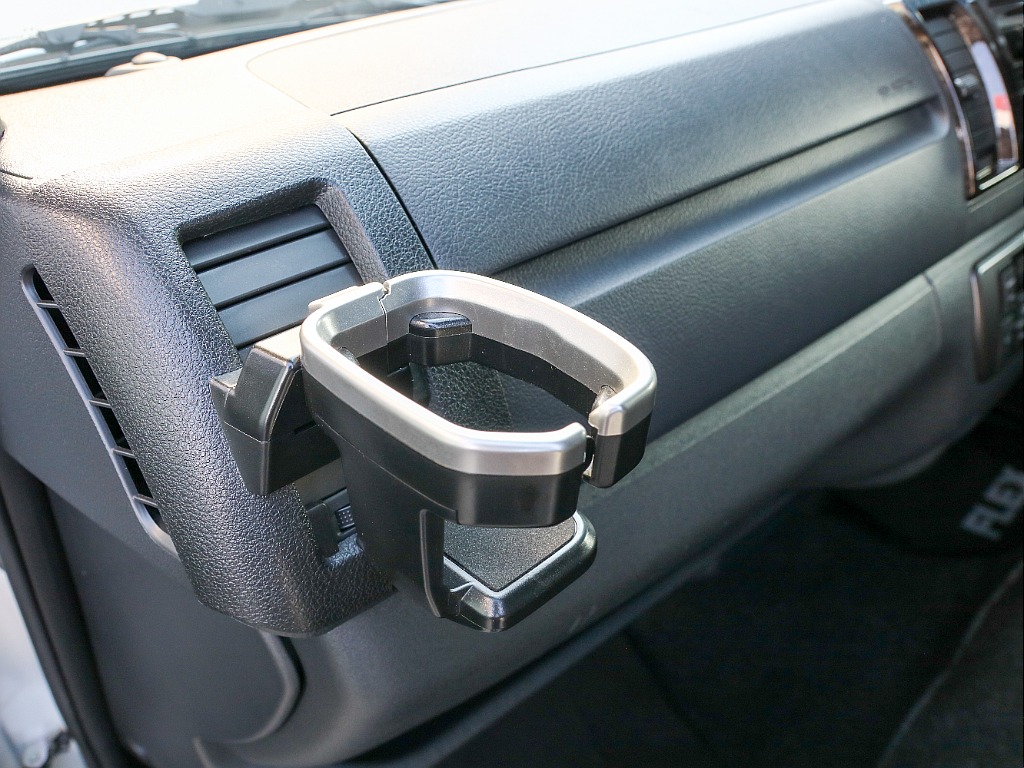 ドリンクホルダー完備！！