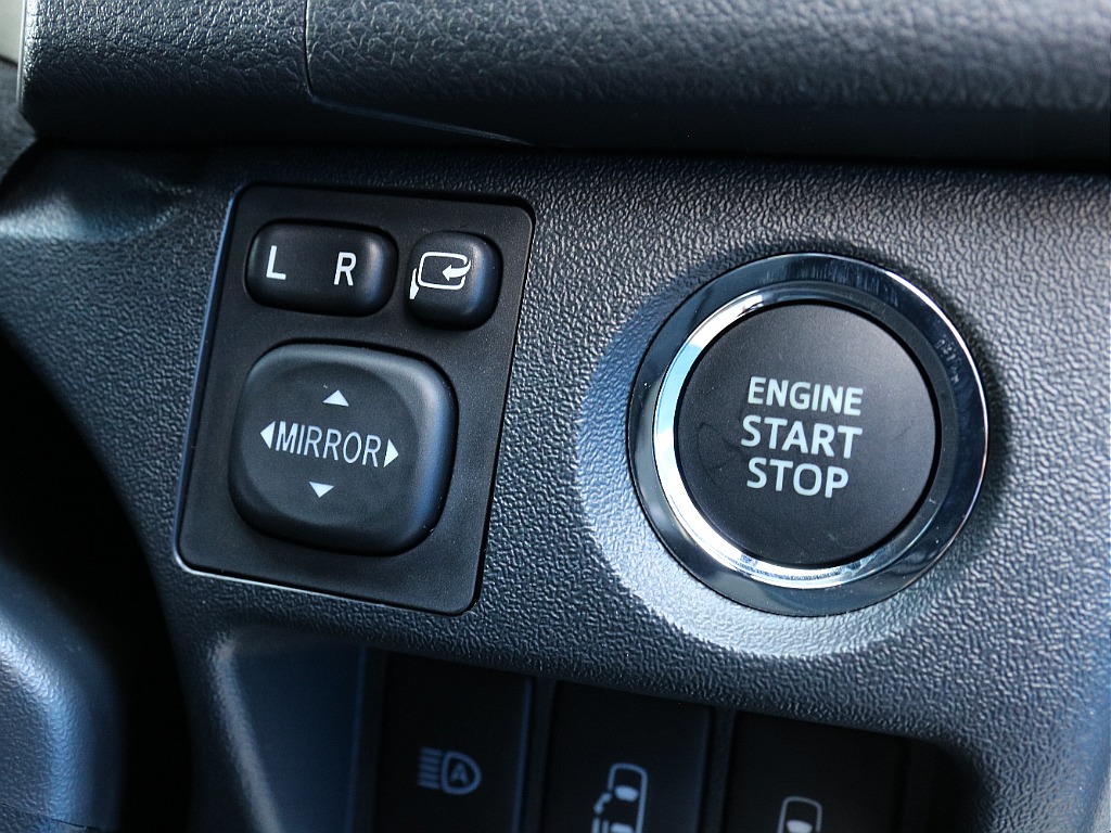 スマートエントリー＆プッシュスタート付き！！