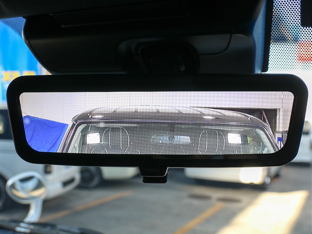 メーカーオプション デジタルインナーミラー付き！！