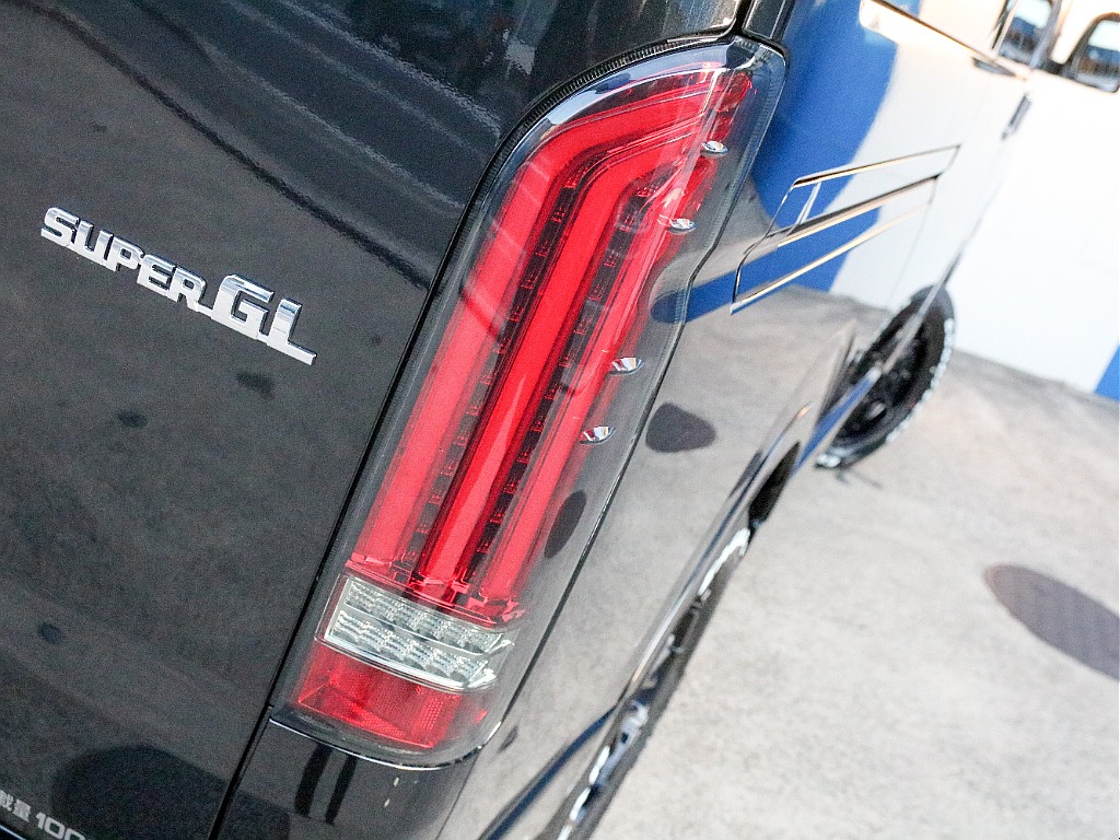 FLEXオリジナル アルティメットテールLEDテールランプ付き！！