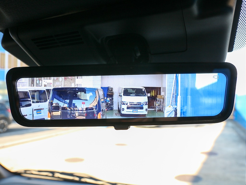 メーカーオプション デジタルインナーミラー付き！！