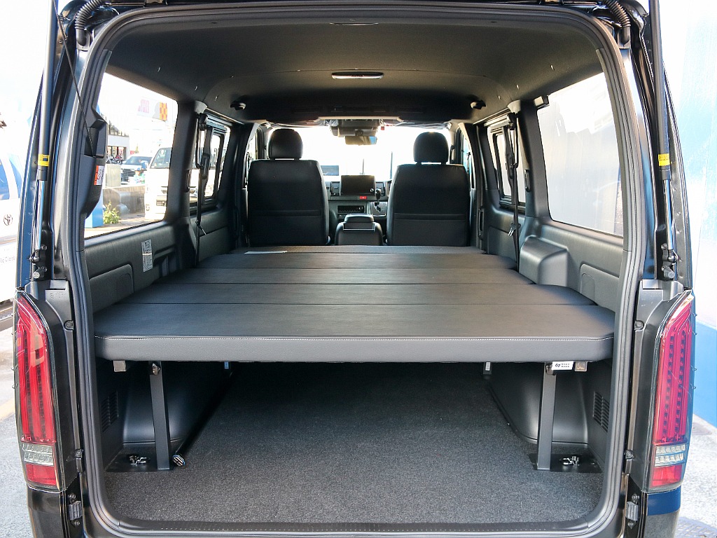 セカンドシート格納でフルフラット展開可能です！！