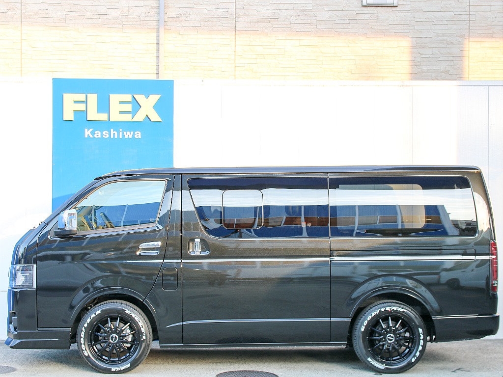 小窓付きで空気の入れ替え楽々です！！