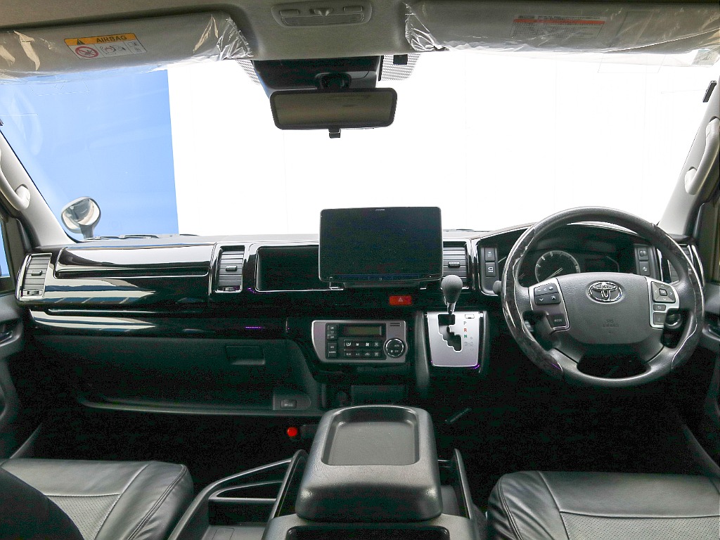 ピアノブラックインテリアパネル付き！！