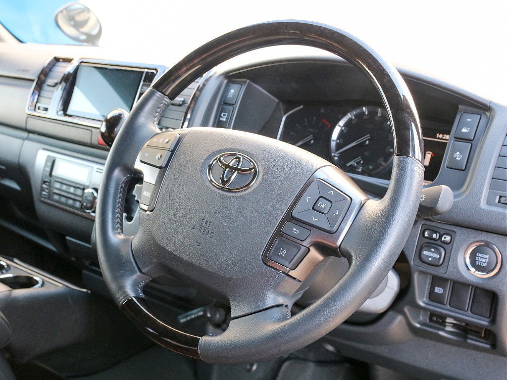 ステアリングスイッチ付き！！