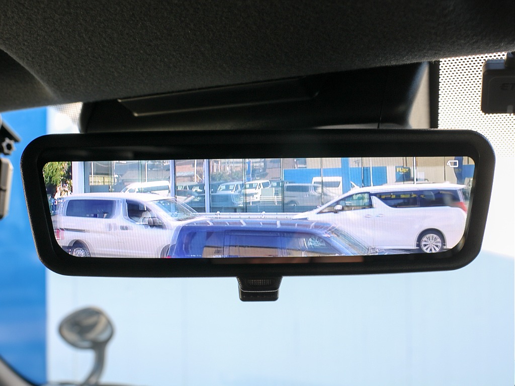 メーカーオプション デジタルインナーミラー付き！！