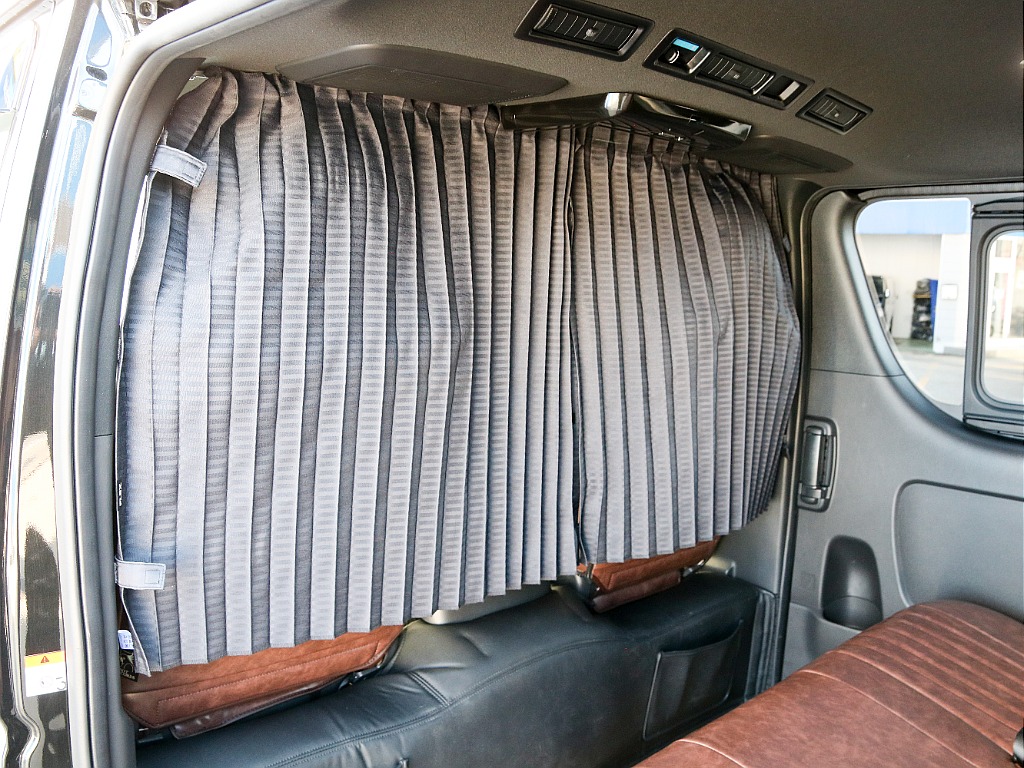 FLEXオリジナル 間仕切りカーテン付き！！