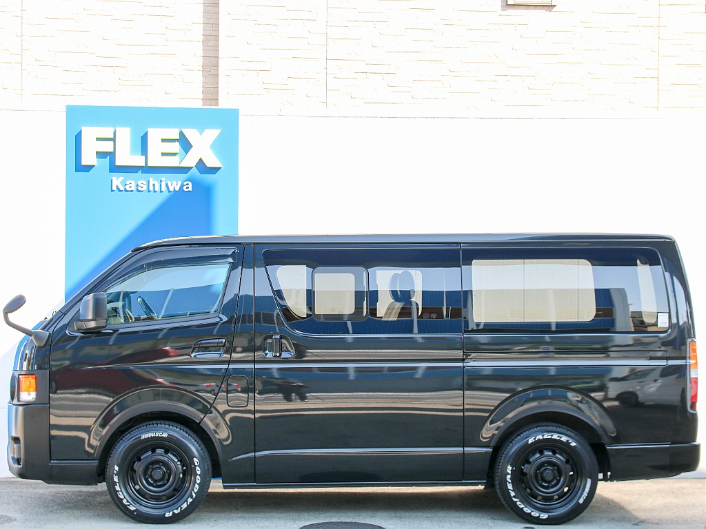 小窓付きで空気の入れ替え楽々です！！