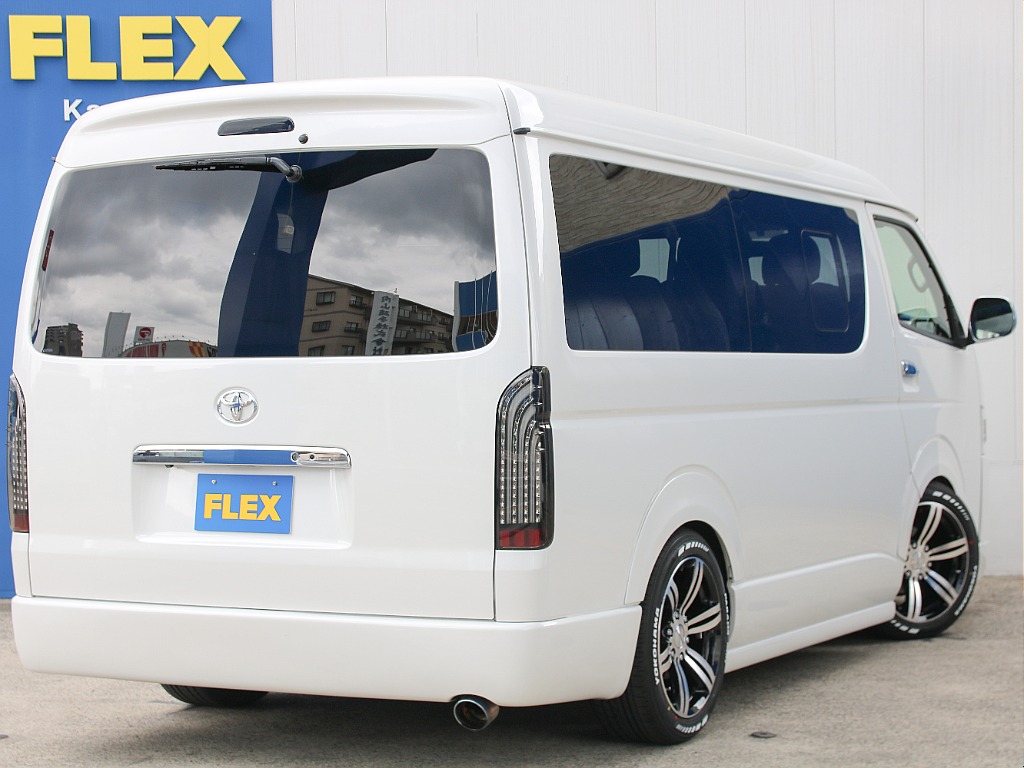 リア回りもしっかりとカスタムしております！！