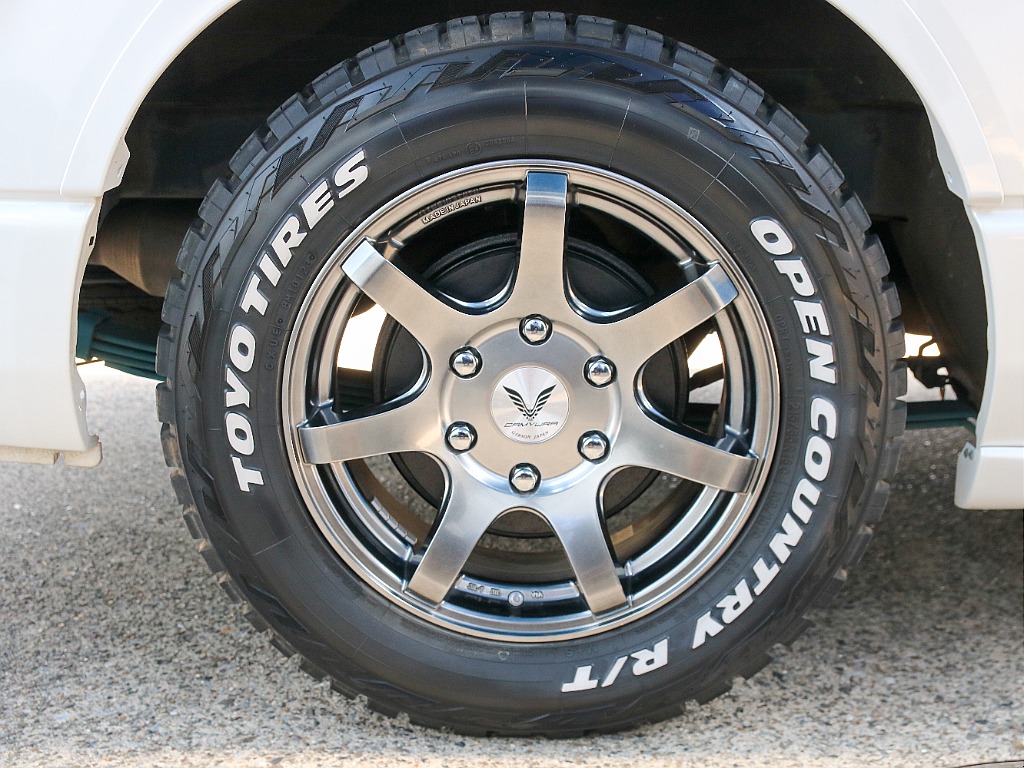 ギブソン カミュラ 16インチアルミホイール＆TOYO オープンカントリー付き！！