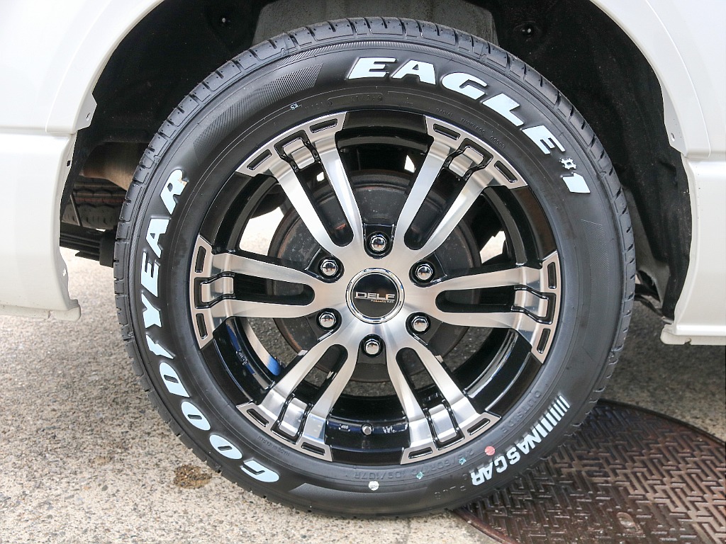 67 ROKU　NANA デルフ02 17インチアルミホイール＆ナスカータイヤ付き！！