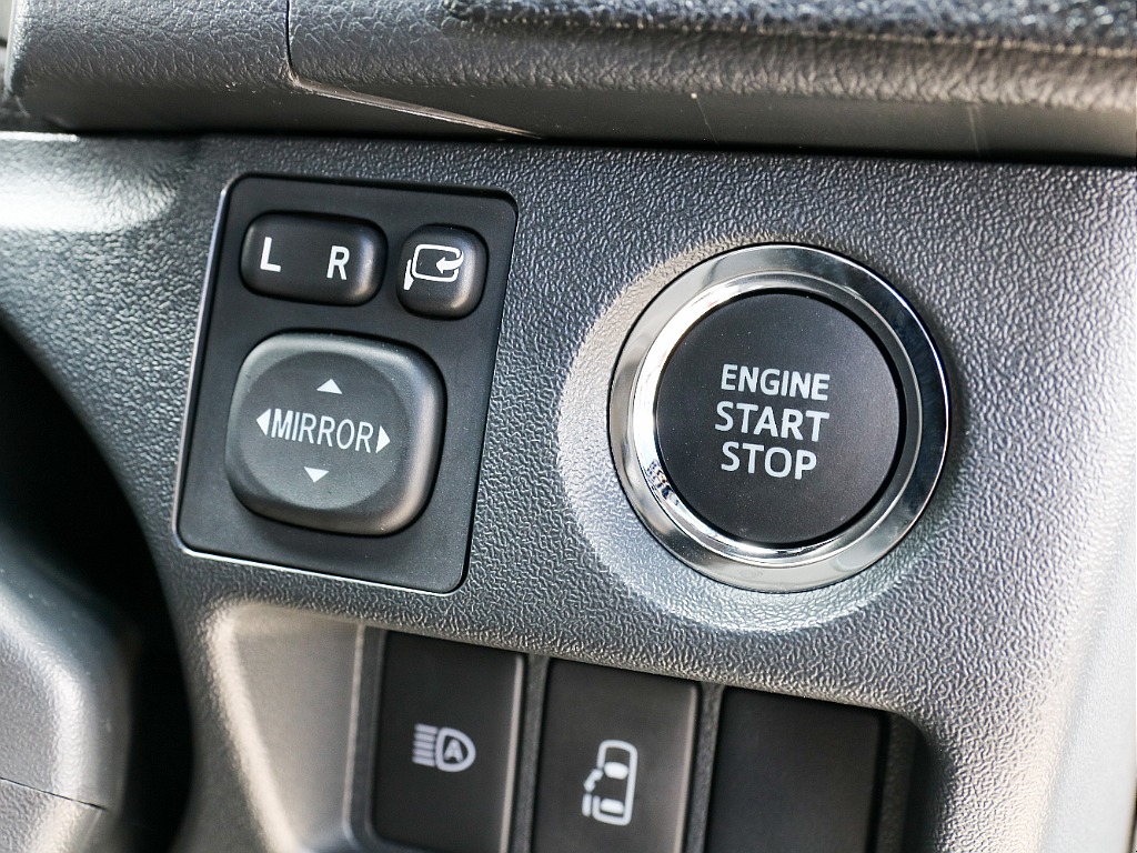 スマートエントリー＆プッシュスタート付き！！