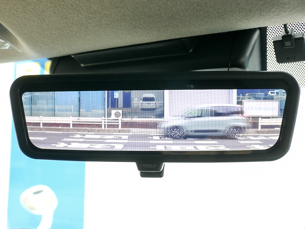 メーカーオプション デジタルインナーミラー付き！！