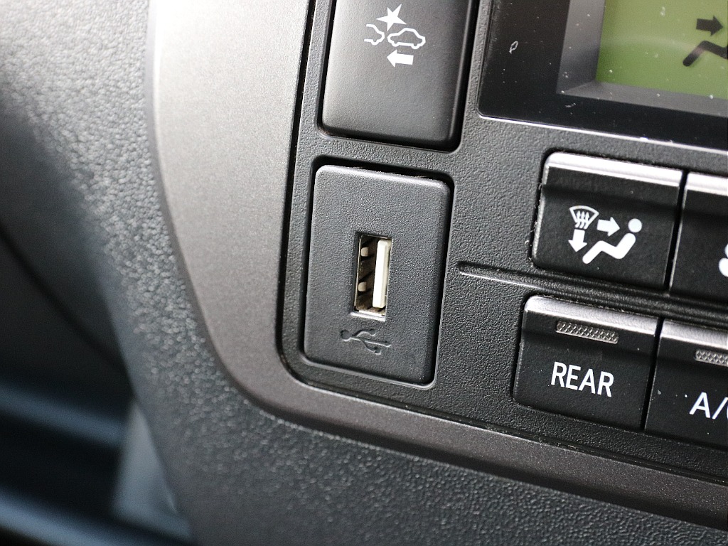 USBポート付き！！