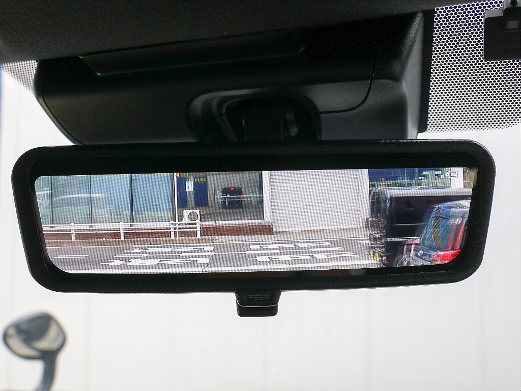 メーカーオプション デジタルインナーミラー付き！！