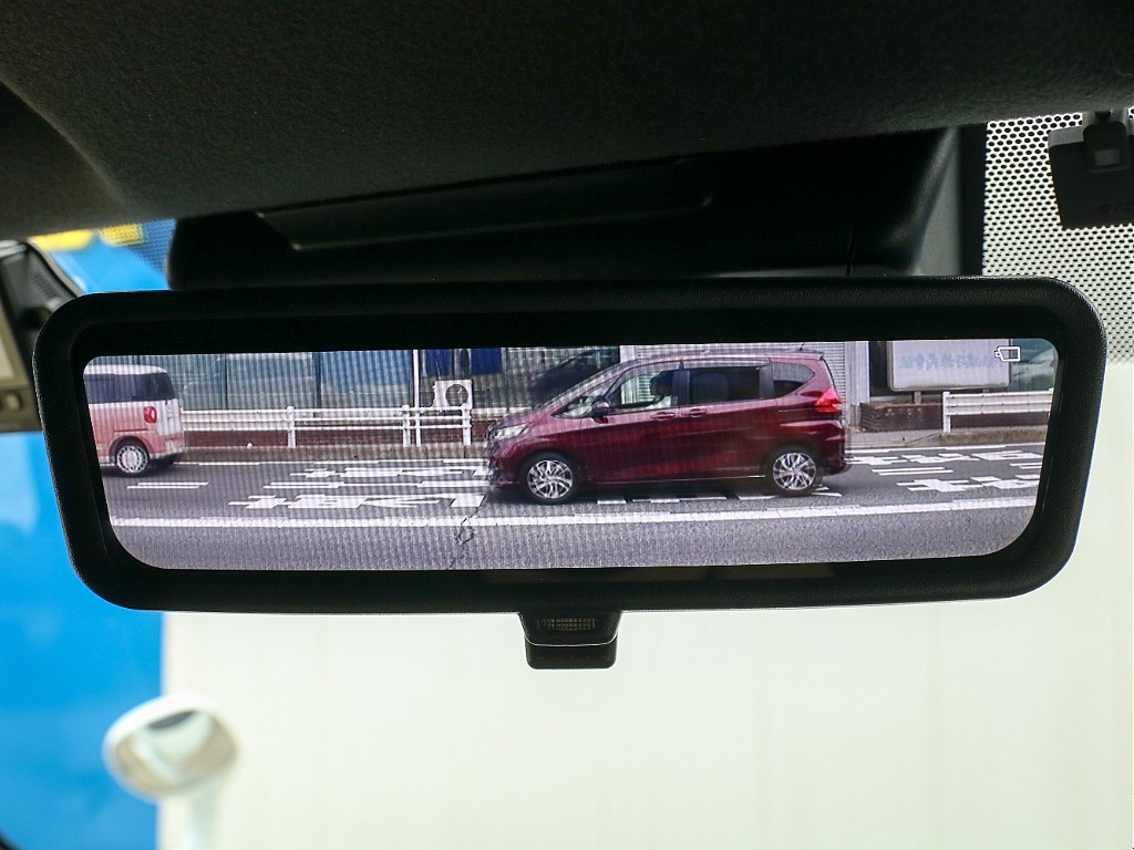 メーカーオプション デジタルインナーミラー付き！！