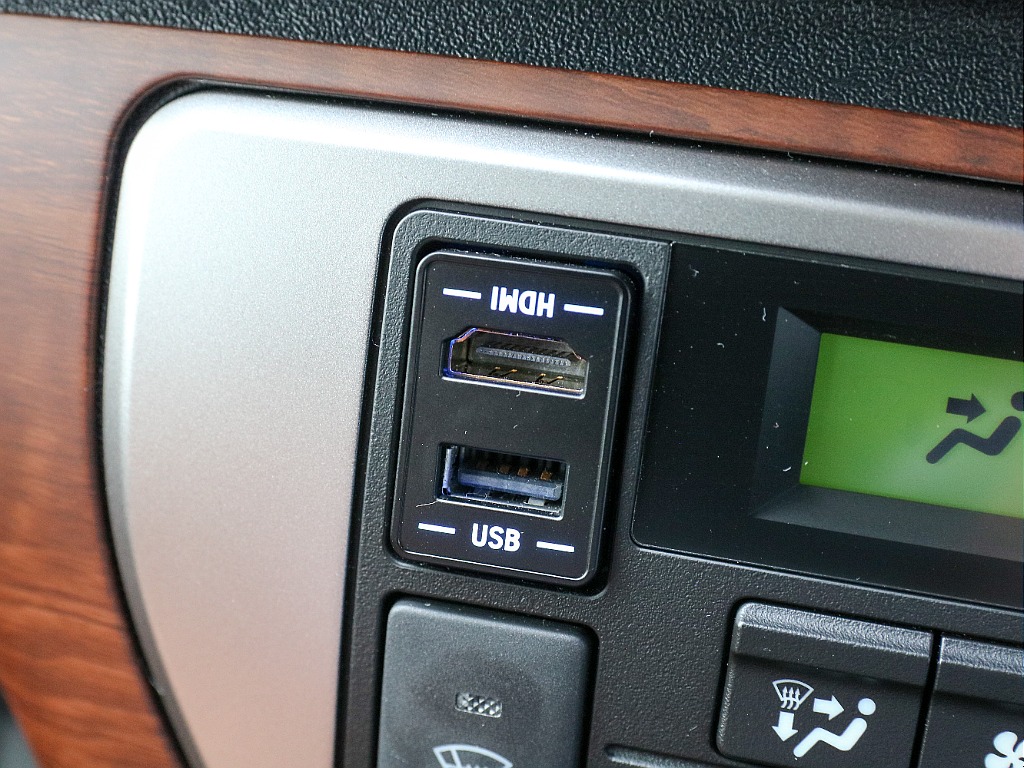 HDMI＆USBポート付き！！