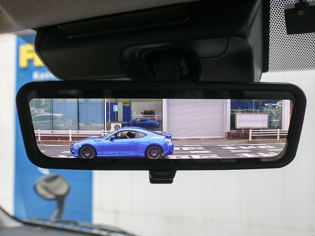 メーカーオプション デジタルインナーミラー付き！！