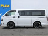 両側小窓付き！！走行中や車中泊の際などの換気に使えちゃいます♪