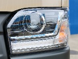 夜間の走行も安心のLEDヘッドランプ付き！！