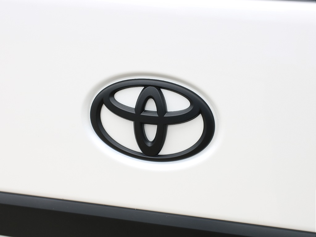 TOYOTAエンブレム艶無しブラックペイント済み！！