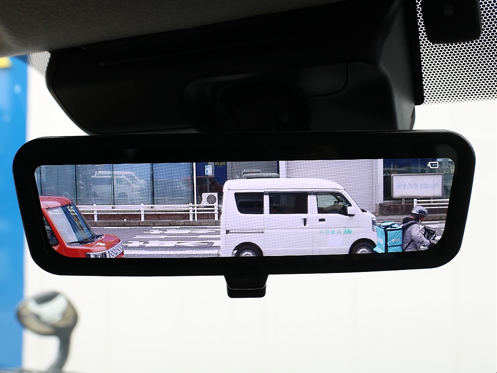 メーカーオプション デジタルインナーミラー付き！！